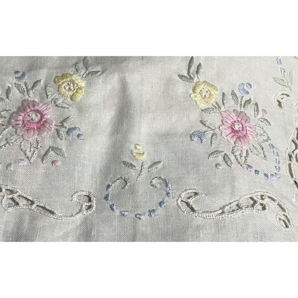 2‎ Vintage Linens Placemats Embroidered Cutwork Floral Italian Romantic Cottage